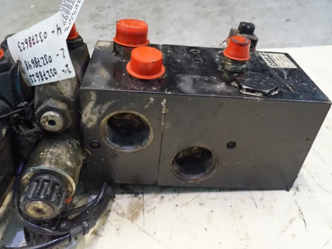 Billede 7 - Case CF80 Hovedventil 061067805