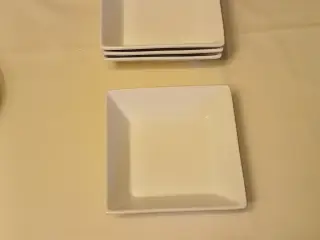 4 stk. Serveringsfad i Porcelæn