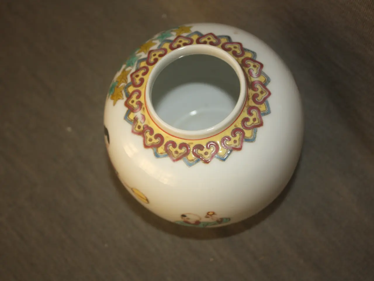 Billede 3 - Kinesisk vase højde 10 cm