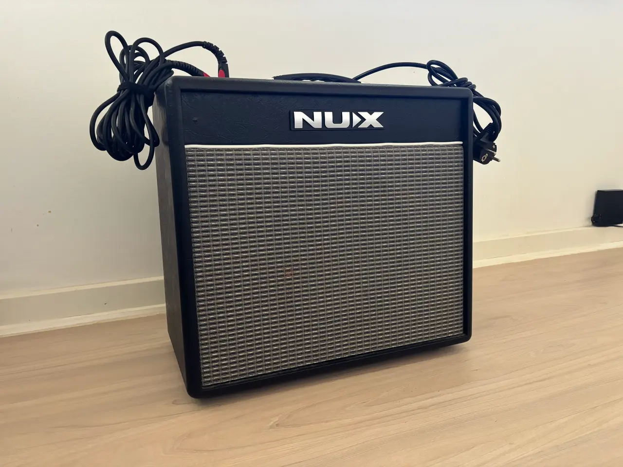 Billede 5 - Flot Beaton el-guitar og NUX forstærker