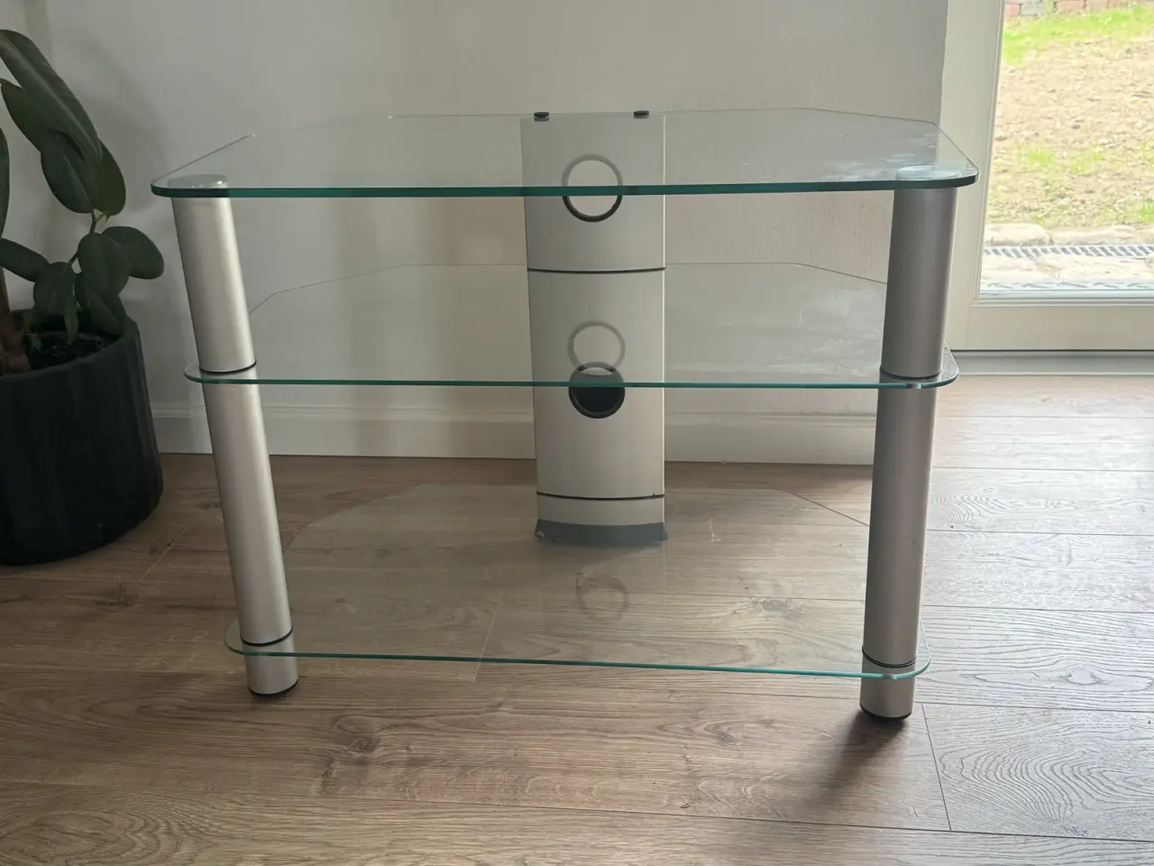 Billede 1 - TV bord i glas