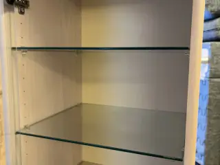 Flot skab sælges i fin stand.