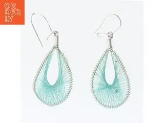 Unikke øreringe med tråd design fra Camilla Krøyer Jewellery (str. 60 mm)