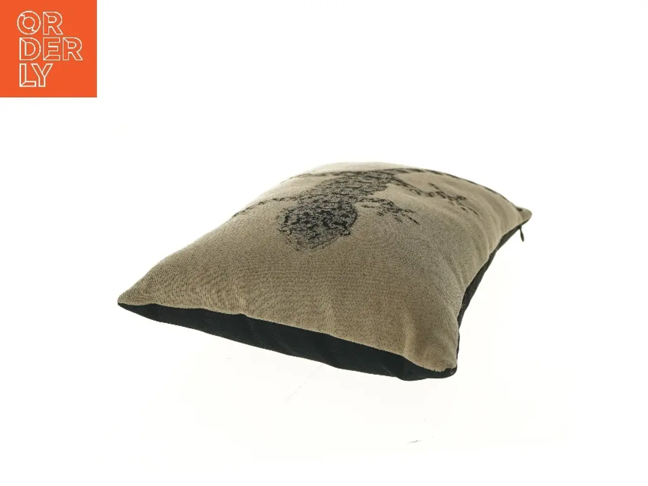 Billede 3 - Pyntepude med øglemotiv (str. 48,5x28,5 cm)