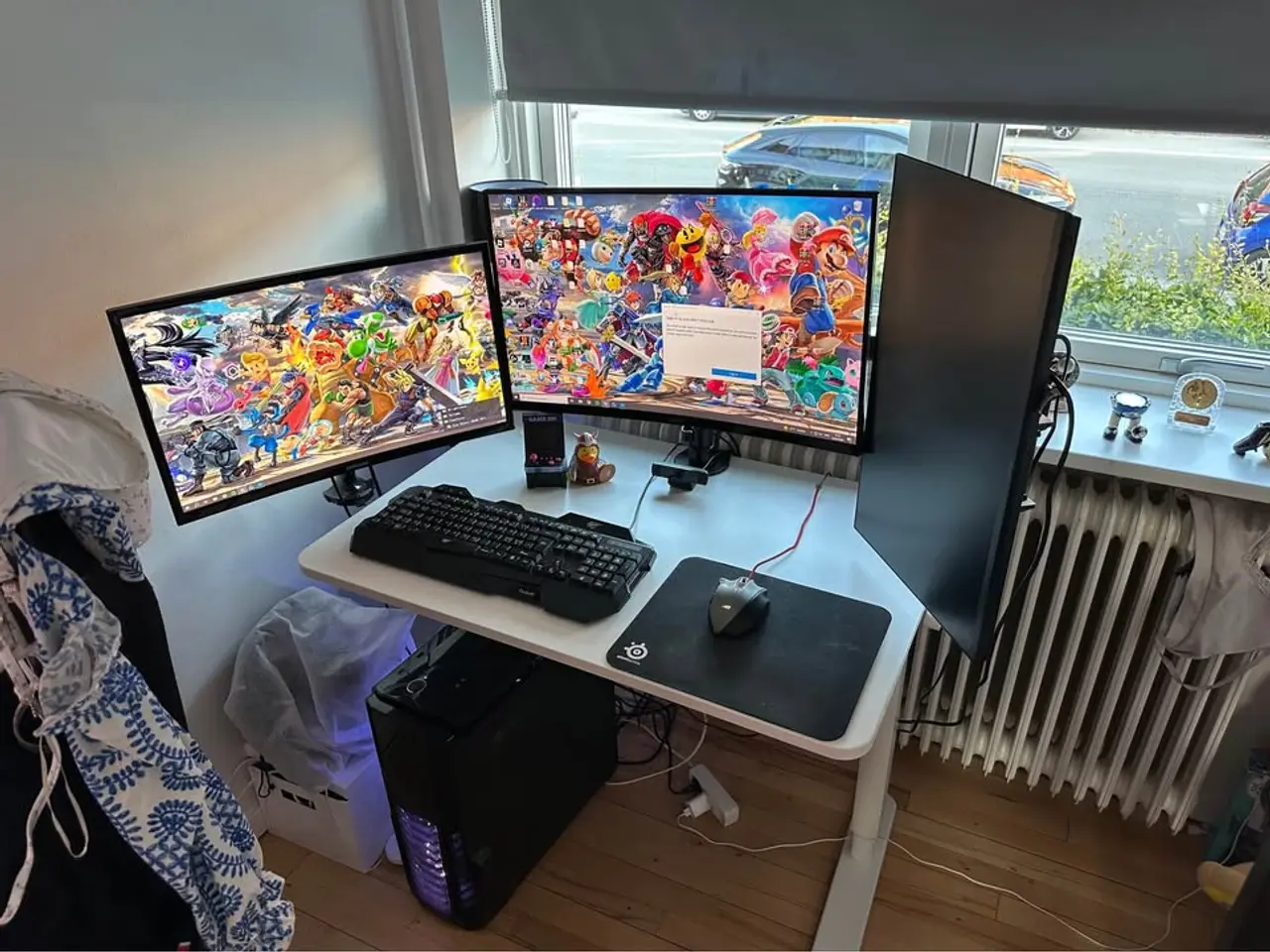 Billede 2 - Gaming PC + 3 skærme + skærmholder - Klar til brug