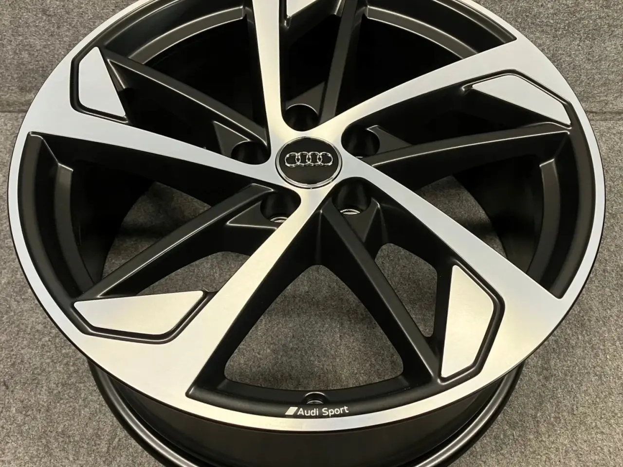 Billede 1 - ALUFÆLGE AUDI Q3 SQ3 RSQ3 83A 19"