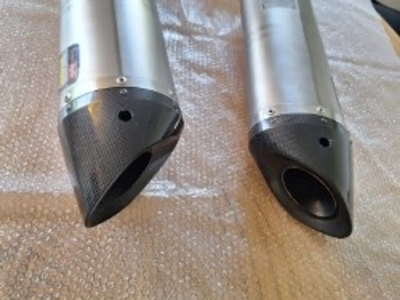 Billede 3 - Akrapovic Slip-on MC-udstødning Aprilia