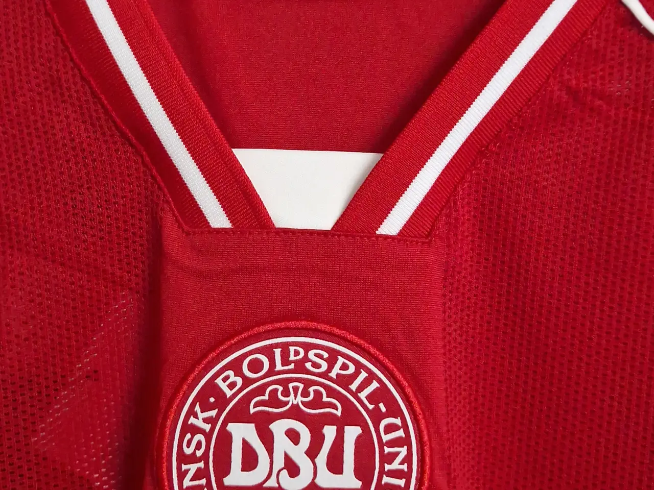 Billede 2 - Landsholdstrøje: DBU hjemmebanetrøje 2026 Str.: L