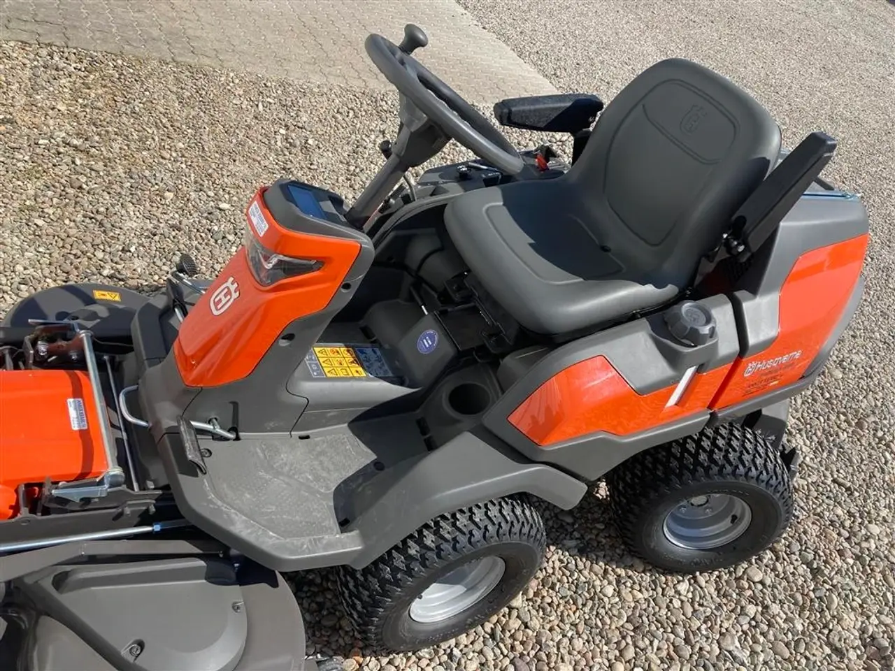 Billede 7 - Husqvarna R 420TsX AWD Inkl. 122 cm klippebord / klippeaggregat