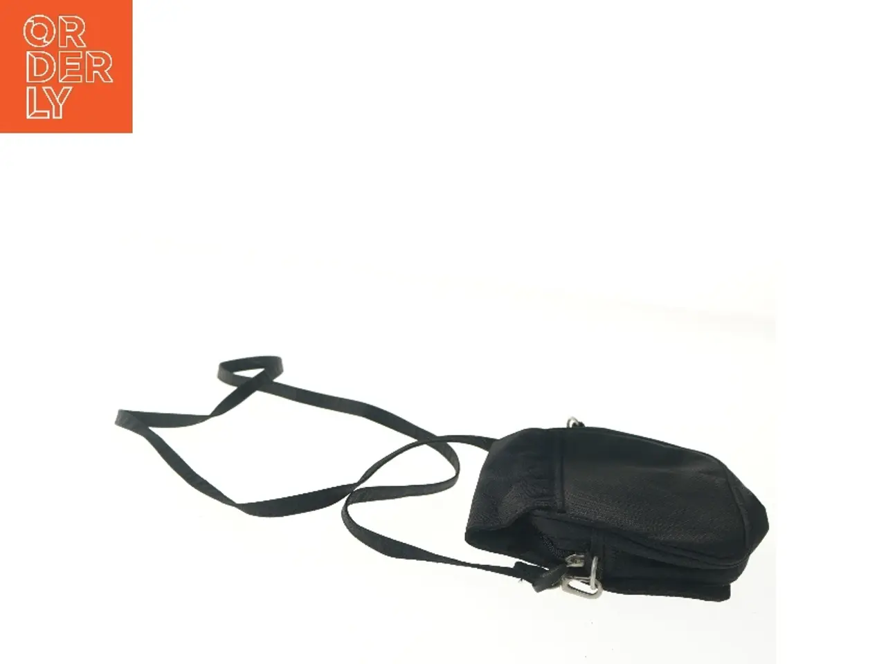 Billede 5 - Sort skuldertaske (str. 18x17 cm)