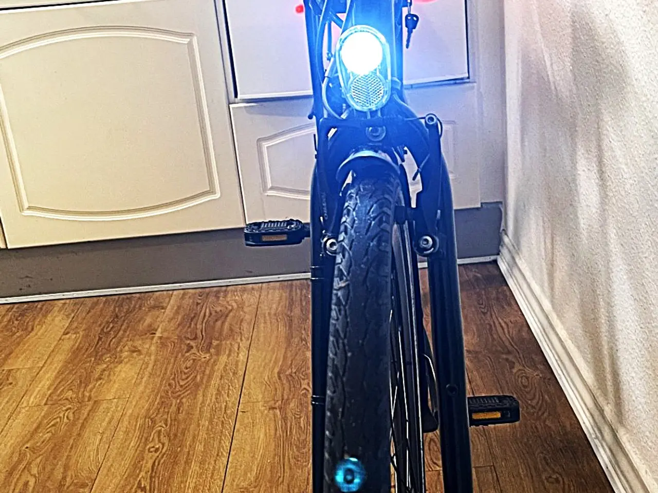 Billede 5 - flot e-fly dame elcykel 28"  7 gear.
