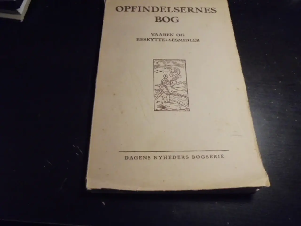 Billede 1 - Opfindelsernes bog – Våben og beskyttelsesmidler