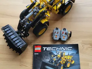 Lego Technic Fjernstyret VOLVO L350F gummiged 4203