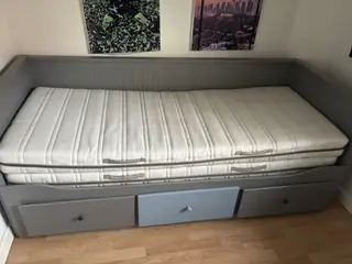 IKEA HEMNES seng inkl. 2 madrasser