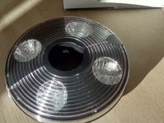 Parasollampe, umbrella light.