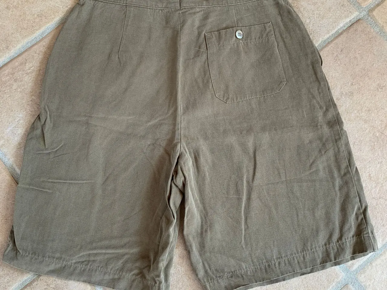 Billede 2 - CHOISE Shorts str. 40 
