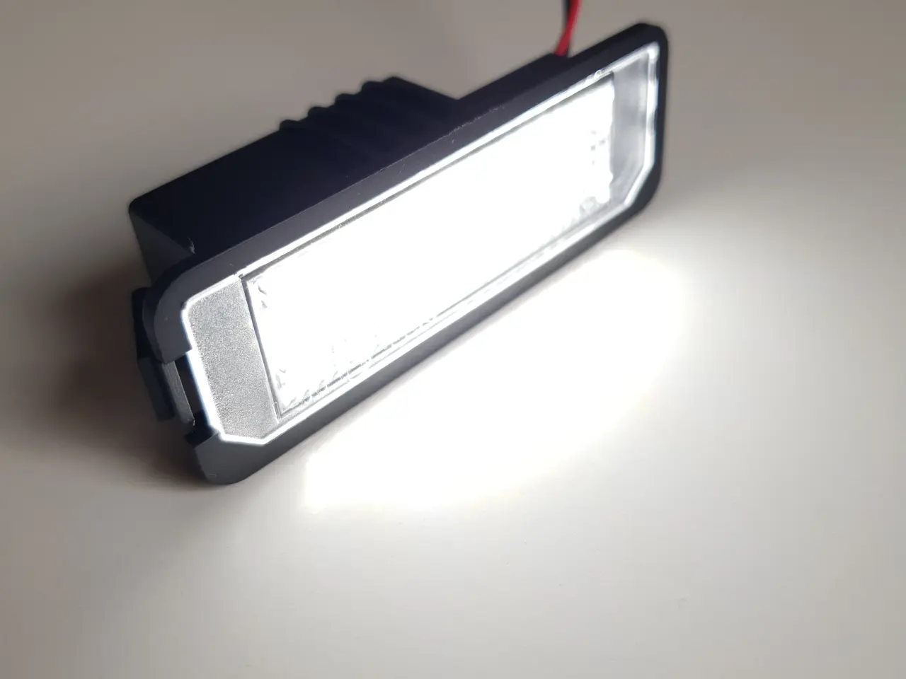 Billede 2 - NY! 36 LED Nummerpladelys 6000K / Hvid KOLD