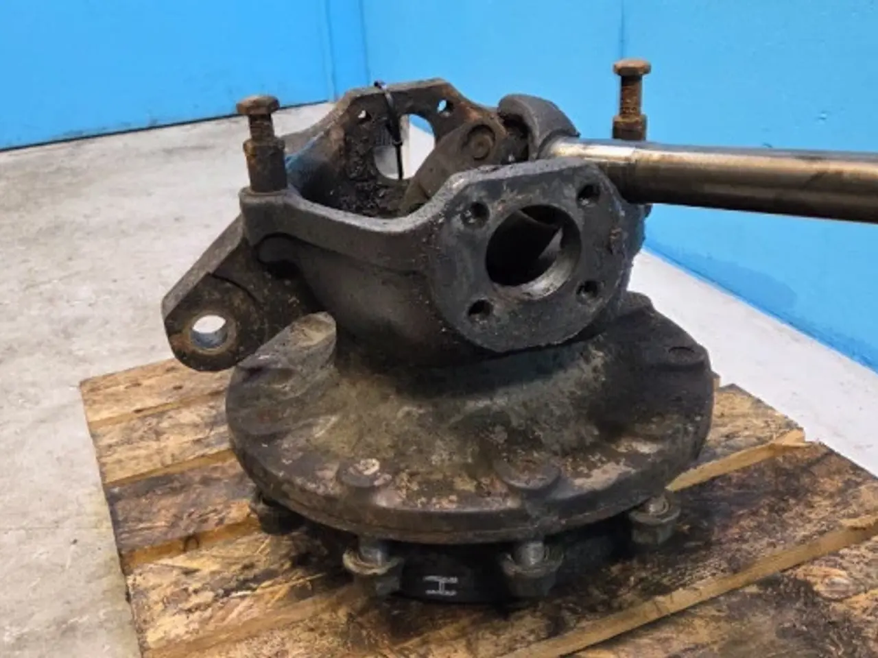Billede 8 - New Holland LB115B Hjulnav R. 85821290