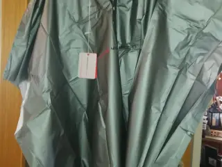 NY MCLAREN MERCEDES PONCHO 100% VANDTÆT