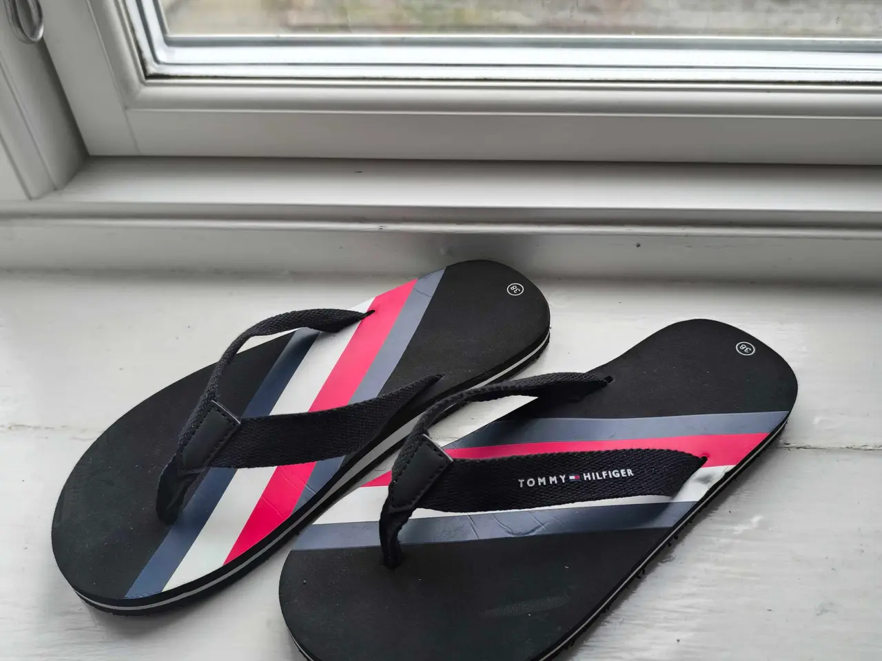 Billede 1 - Tommy Hilfiger klipklapper – Str. 38 (Helt nye / s