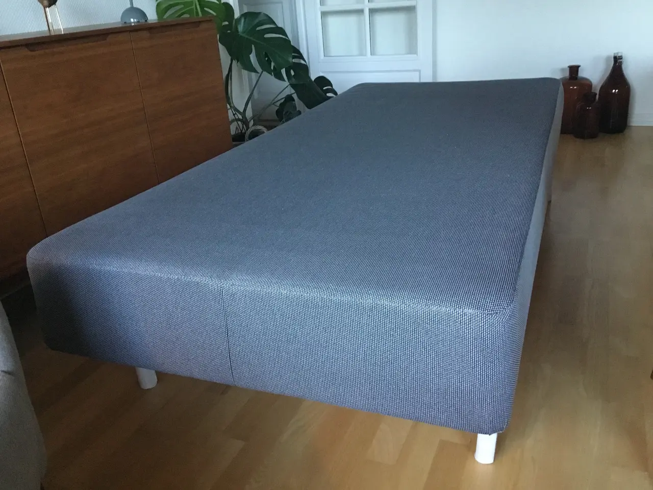 Billede 1 - Boxmadras med Wellpur topmadras.