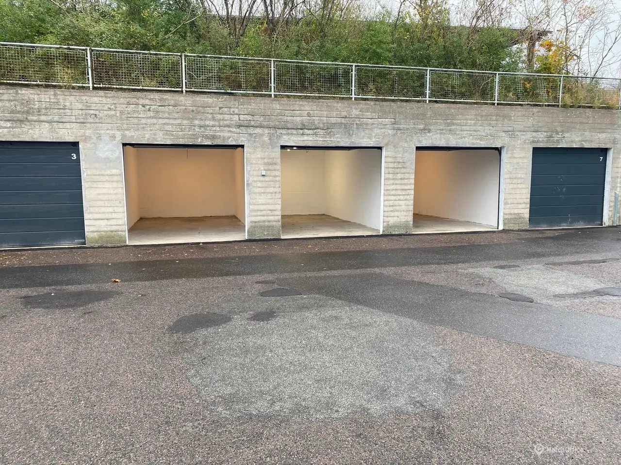 Billede 1 - LEDIG: Single garage m. el-port