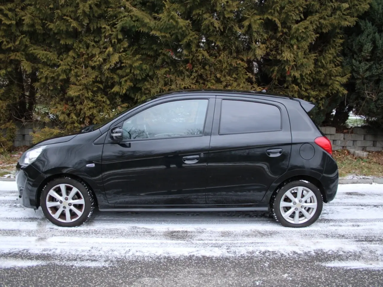 Billede 3 - Mitsubishi Space Star 1,2 Black & White