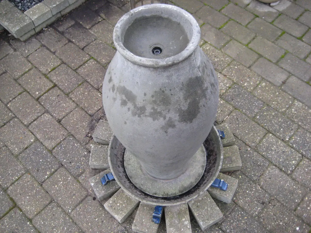 Billede 3 - vandsøjle i glasfiber . :: uden pumpe