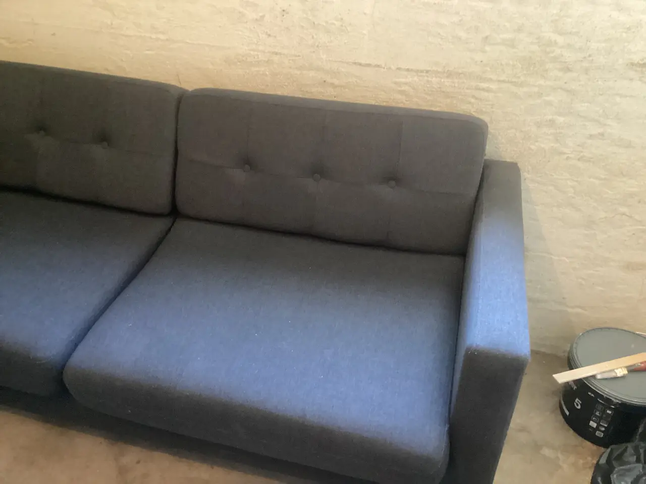Billede 2 - Sofa i mørkegråt stof.