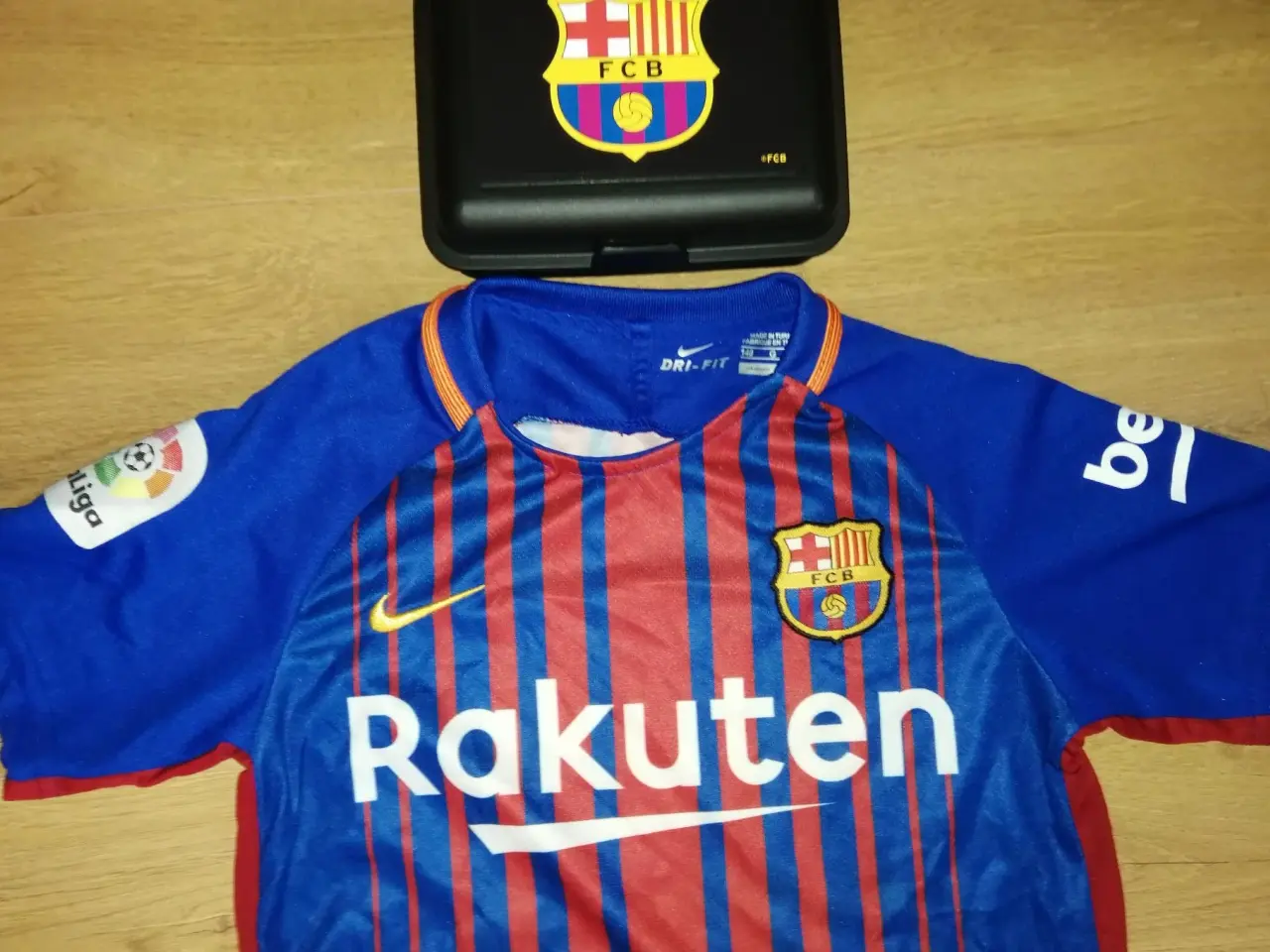 Billede 4 - FC BARCELONA MESSI 2017-18, STR. 9-10 OG MADKASSE