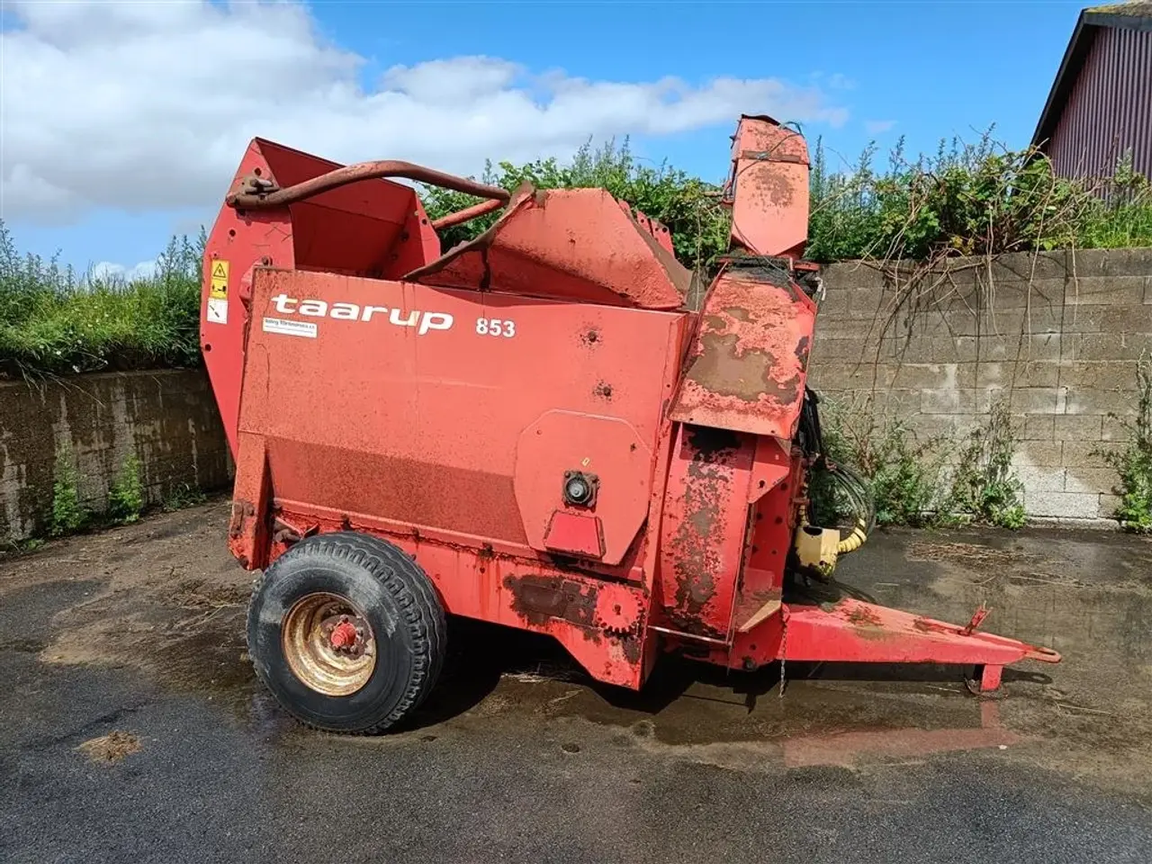 Billede 2 - - - - 853 Halmsnitter bugseret