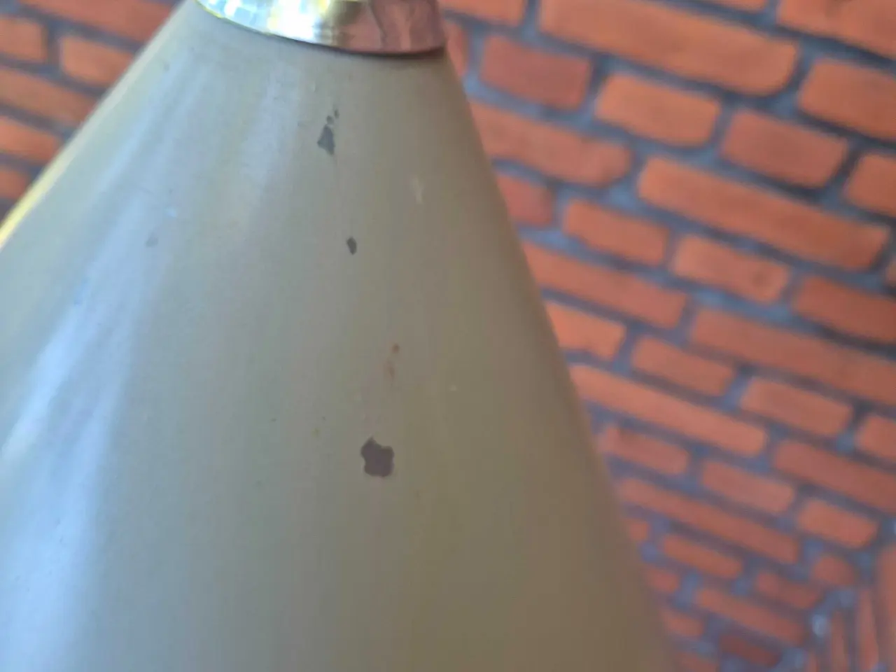 Billede 13 - Grå kegleformet retrolampe med fine perforeringer