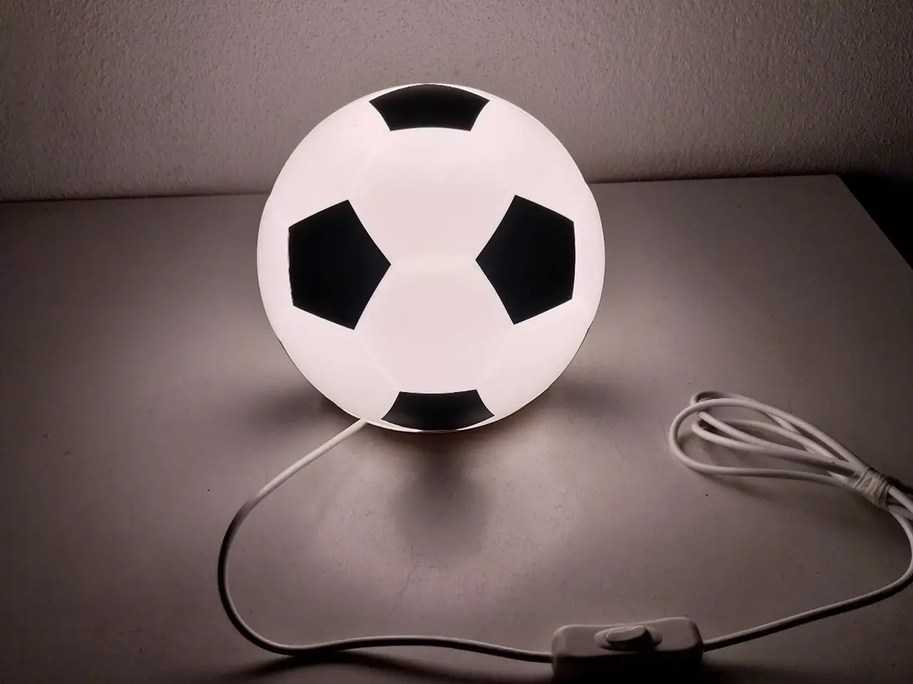 Billede 3 - Ikea fodboldlampe