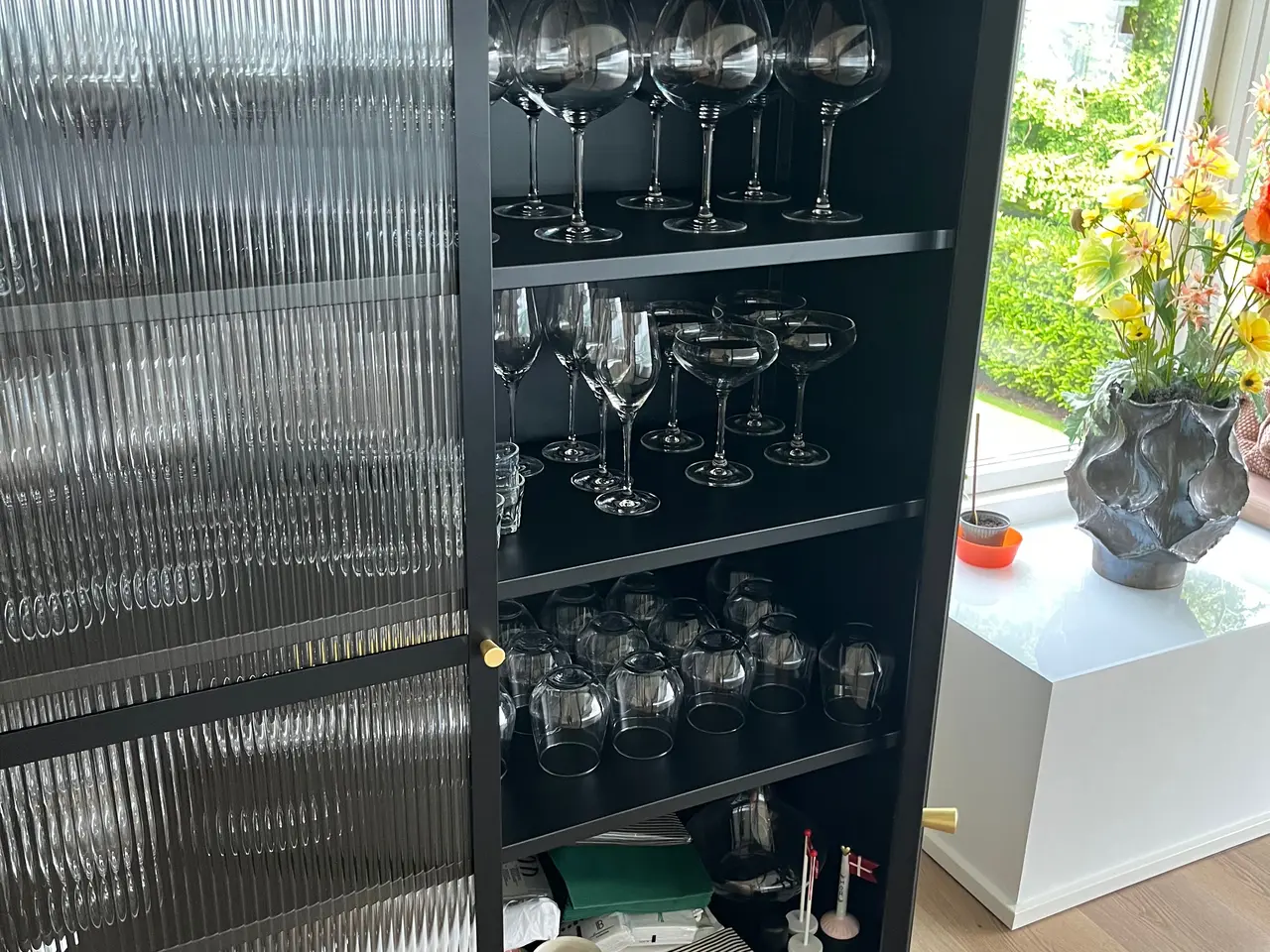 Billede 3 - BRONCO, VITRINESKAB, SORT, GLAS (H: 140 X B: 111 C