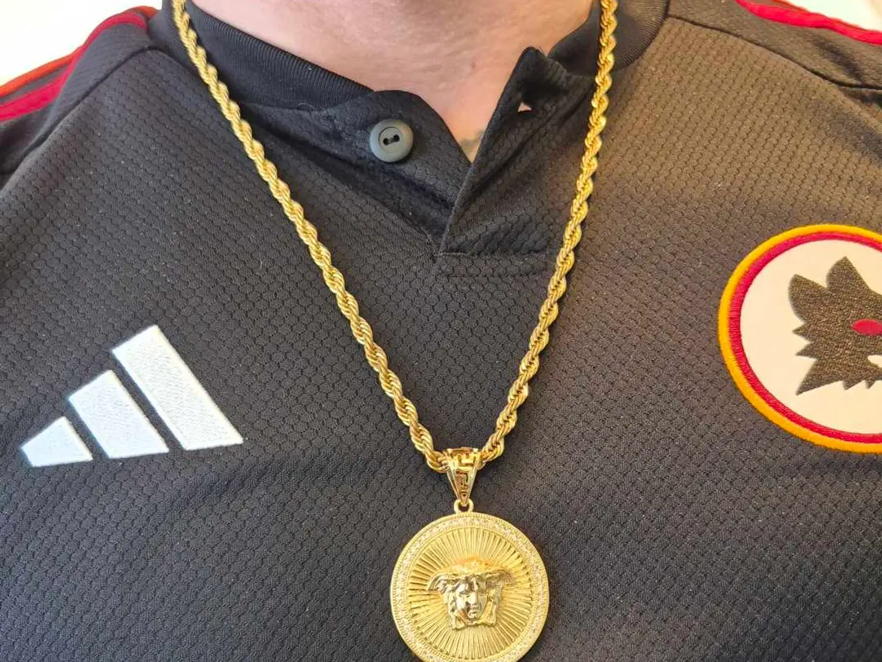 Billede 5 - Guld versace halskæder 