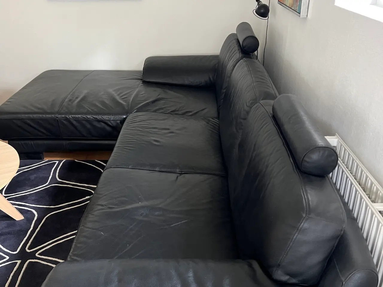 Billede 5 - Sort hjørnesofa i læder med chaiselong