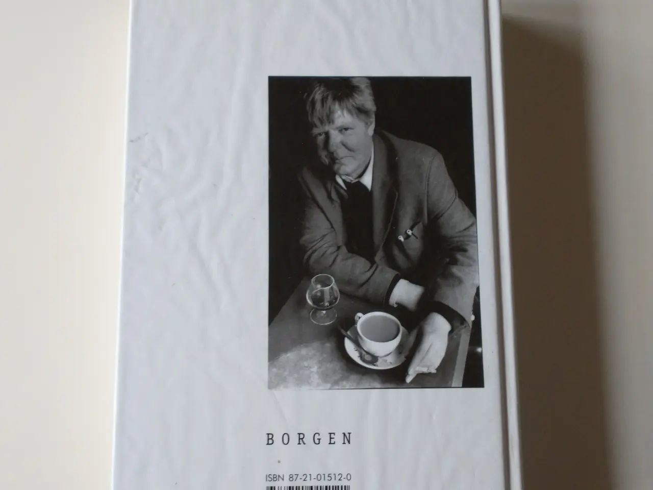 Billede 2 - Usvækkede digte - Udvalgte digte 1976-2000