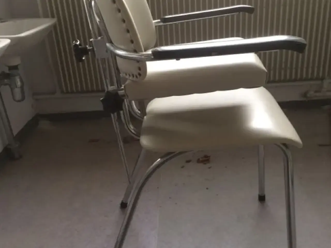 Billede 1 - Retro.  Gammel frisør / tandlægestol