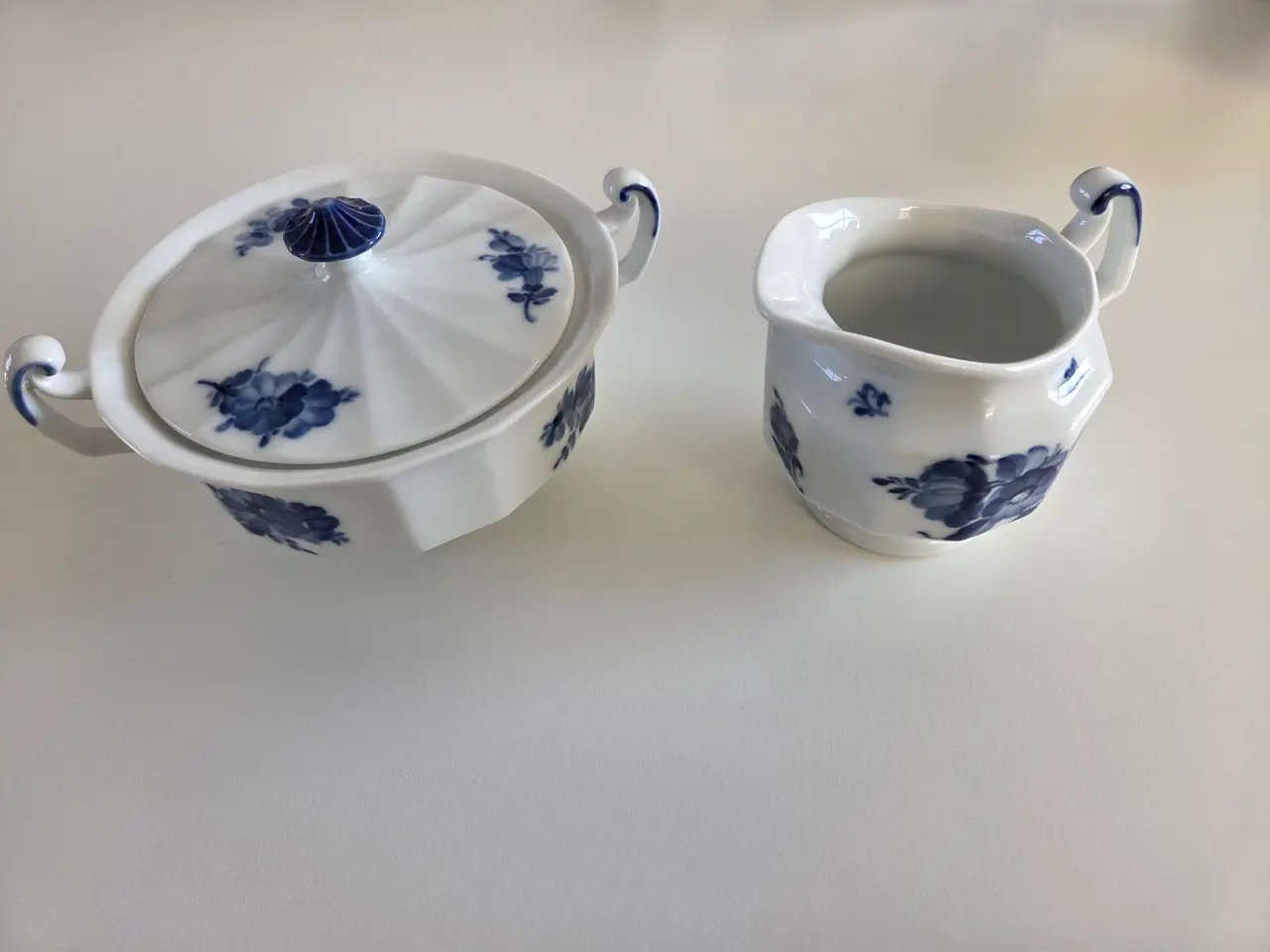 Billede 14 - Blå Blomst kantet kaffestel og serveringsfade