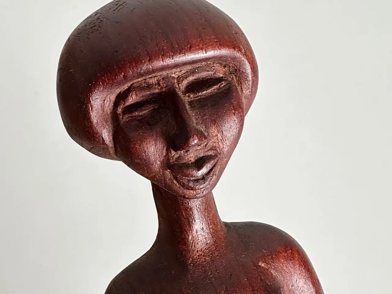 Billede 6 - Høj træfigur, kvinde