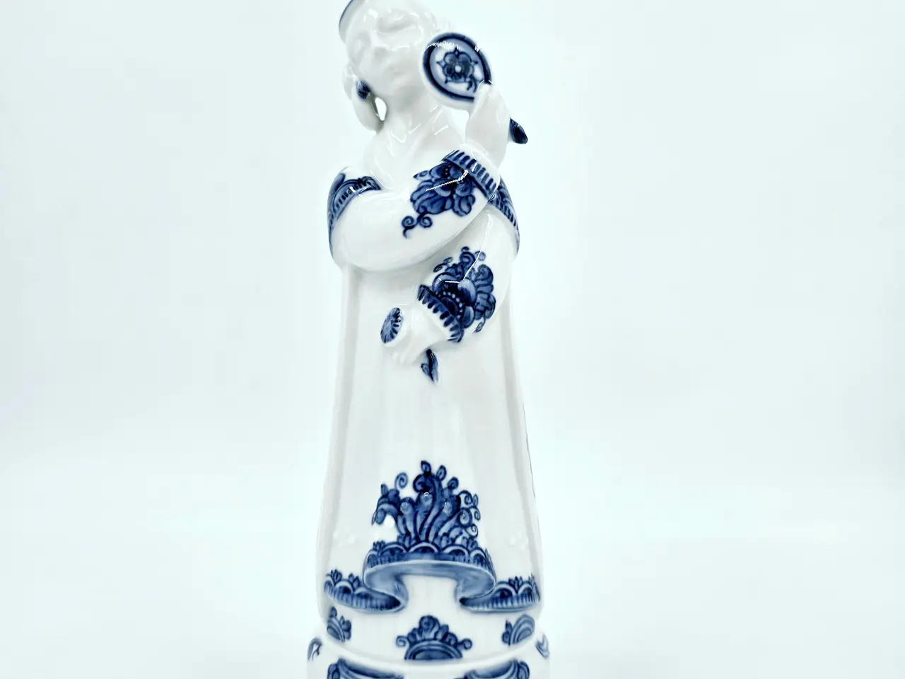 Billede 1 - Royal Copenhagen Figur Orientalsk Kvinde nr. 1604. sortering 1