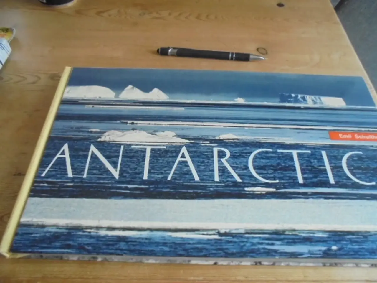 Billede 1 - Antarctica – flot gammel bog