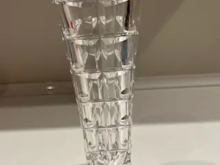 Retro krystal vase - 22 cm høj.