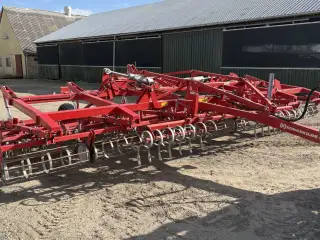 Kongskilde 7 meter germinator med CROSKILL tromle bagerst. Velegnet til roer, spinat og andre speciel afgrøder.
