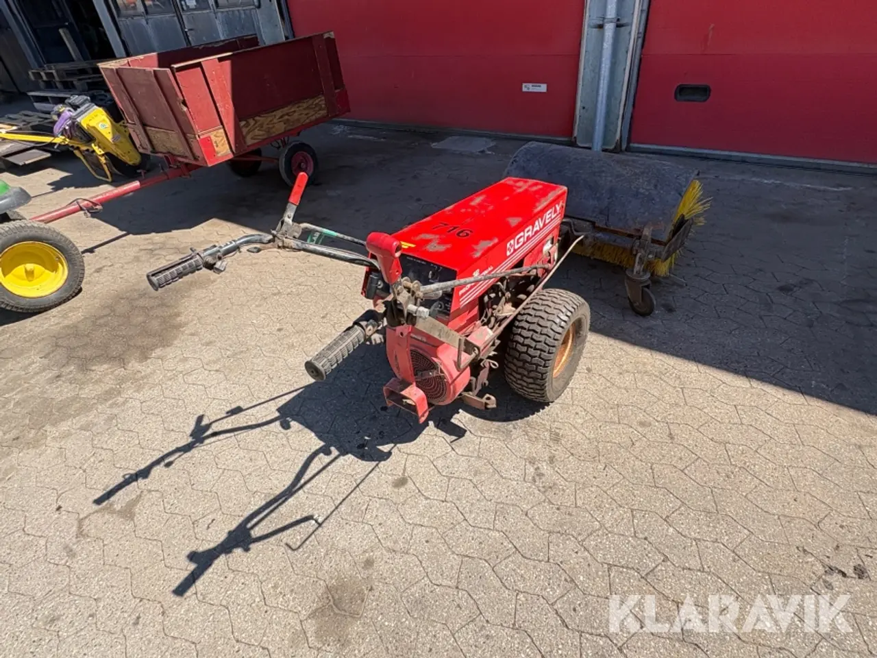Billede 3 - 2 hjulet traktor med kost Gravely 12