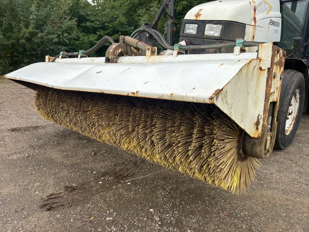 Billede 2 - Ford 4635 med kost