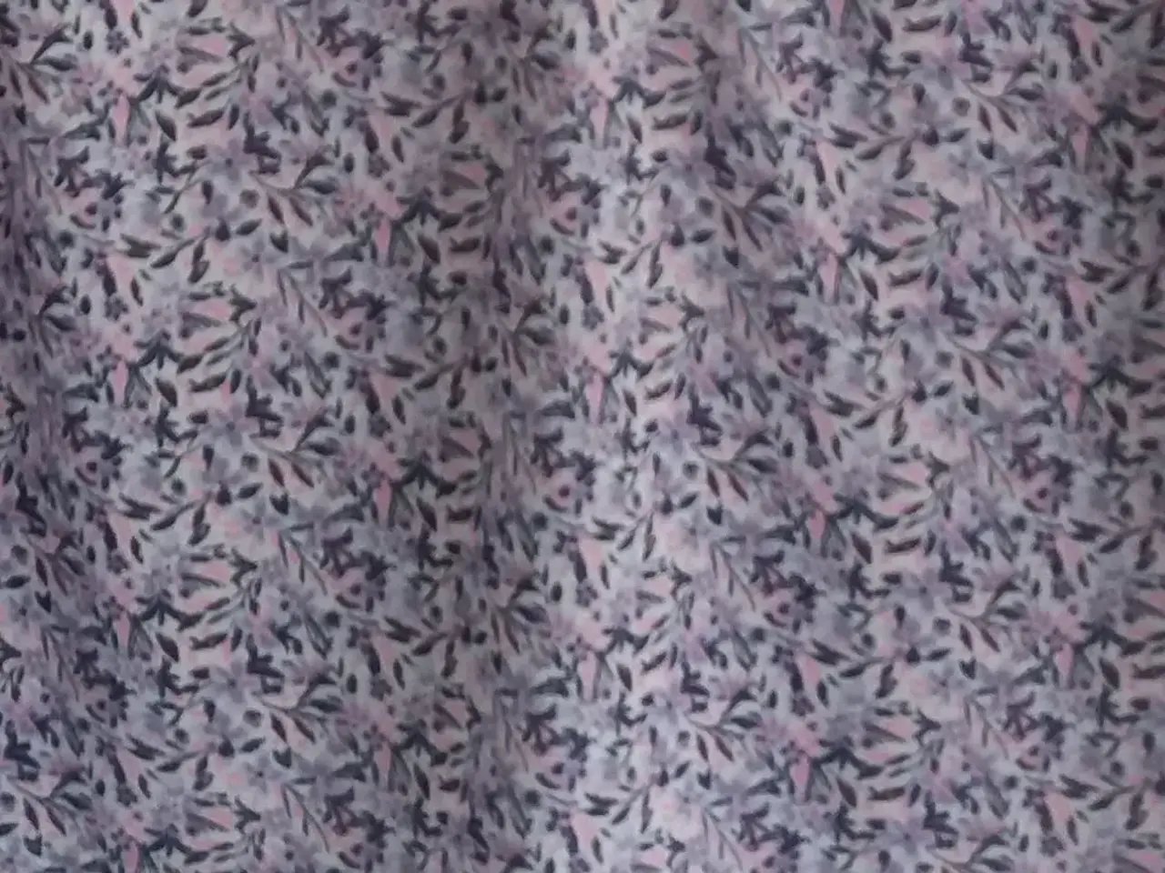 Billede 2 - Sød bluse, brystmål 120 cm