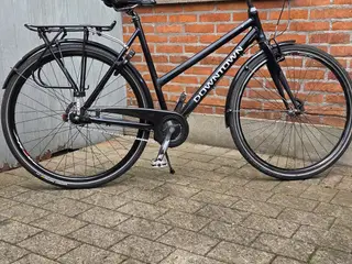 DOWNTOWN 28" 57 cm høj