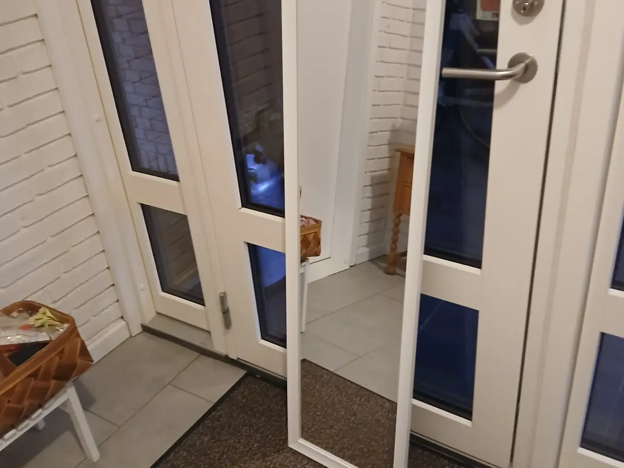 Billede 2 - Spejl med hvid ramme