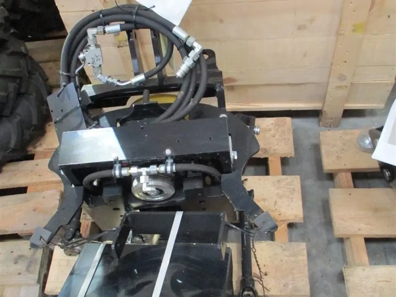 Billede 9 - - - - Folger 1800kg frontlift og Folger front PTO med 1000omd